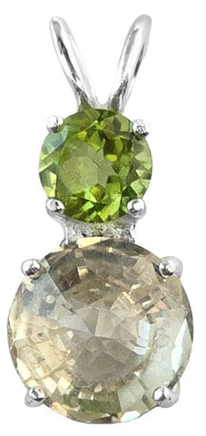 Golden Labradorite Mini Radiant Heart™ with Round Cut Peridot