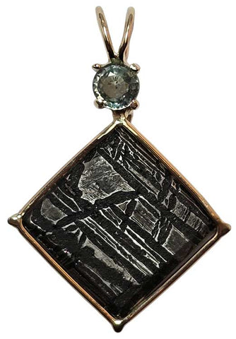 Meteorite with Round Cut Green Sapphire 14k