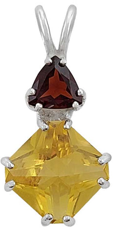Siberian Gold Quartz Mini Magician Stone™ with Trillion Cut Garnet