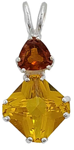 Siberian Gold Quartz Mini Magician Stone™ with Trillion Cut Hessonite Garnet