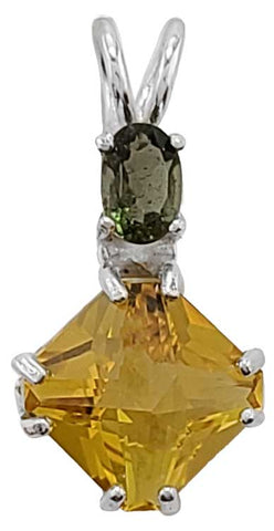 Siberian Gold Quartz Mini Magician Stone™ with Oval Cut Moldavite